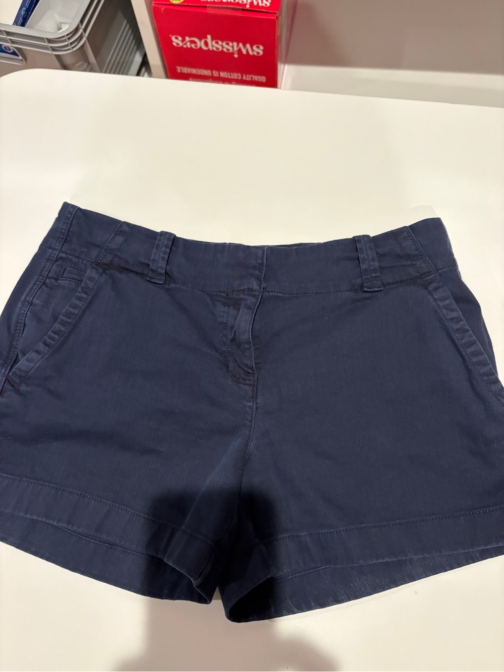 Vineyard Vine size 2 women’s shorts
3 inch inseam